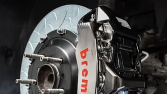 Brembo, maxi acquisizione dopo l’uscita da Pirelli: compra il 100% di Öhlins Racing, leader delle sospensioni premium